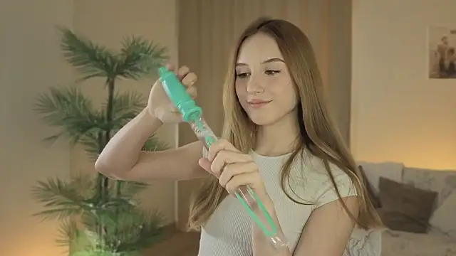 Snapshot of Vegas_V chatting on November 14, 12:59 pm Vegas V online show from November 14, 12:59 pm