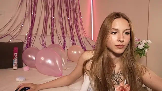 Vegas V online show from April 1, 12:50 pm