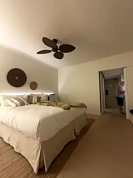 Snapshot of aussiepeaches chatting on December 23, 10:02 am aussiepeaches online show from December 23, 10:02 am