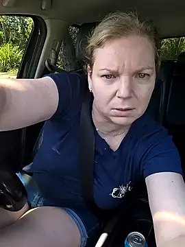 aussiepeaches online show from April 7, 2:45 am