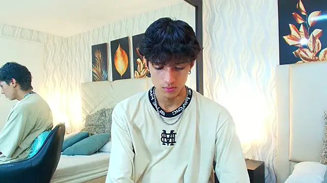 Snapshot of Lean_Portman chatting on November 19, 10:10 pm Lean Portman online show from November 19, 10:10 pm