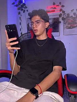 Snapshot of rickyvalentino chatting on September 19, 2:46 am rickyvalentino online show from September 19, 2:46 am