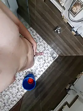 winter0cold  online show from October 10, 7:07 am