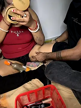 Snapshot of nishababybaby chatting on November 18, 4:33 pm nishababybaby online show from November 18, 4:33 pm