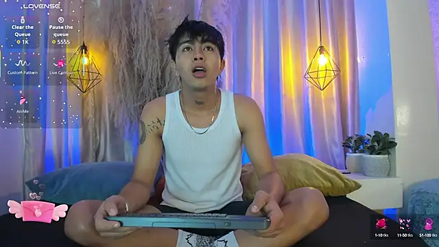 arion sherwind online show from September 19, 8:09 pm