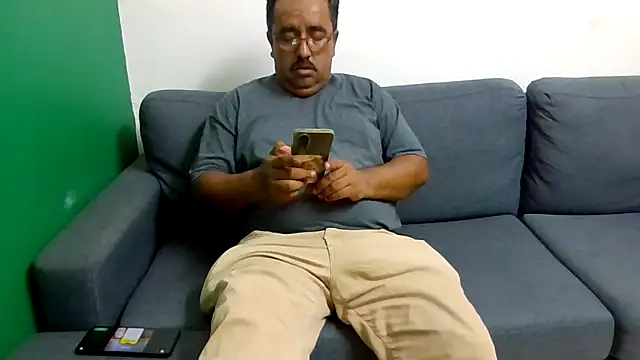 Snapshot of HomHot47 chatting on October 17, 2:26 am HomHot47 online show from October 17, 2:26 am