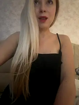 Snapshot of Nikihot__ chatting on October 15, 6:57 am Nikihot online show from October 15, 6:57 am