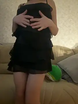 Snapshot of Nikihot__ chatting on November 11, 6:57 am Nikihot online show from November 11, 6:57 am