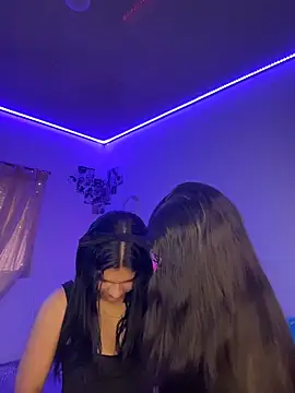 Snapshot of Ashley_and_Zoe chatting on May 9, 2:22 pm Ashley and Zoe online show from May 9, 2:22 pm
