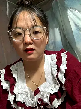 Snapshot of July-y chatting on September 22, 5:42 am July-y online show from September 22, 5:42 am