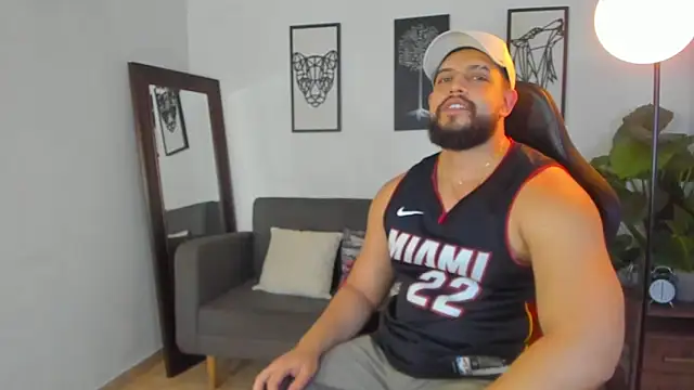 Justin kingX7 online show from April 4, 1:59 am