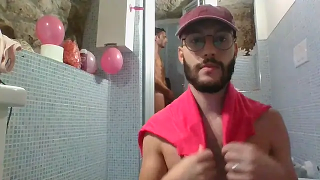 Amicisegreti online show from October 10, 10:58 am