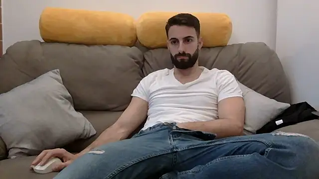 Amicisegreti online show from February 25, 5:22 pm