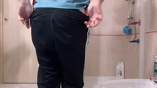 Amicisegreti online show from March 13, 8:48 pm