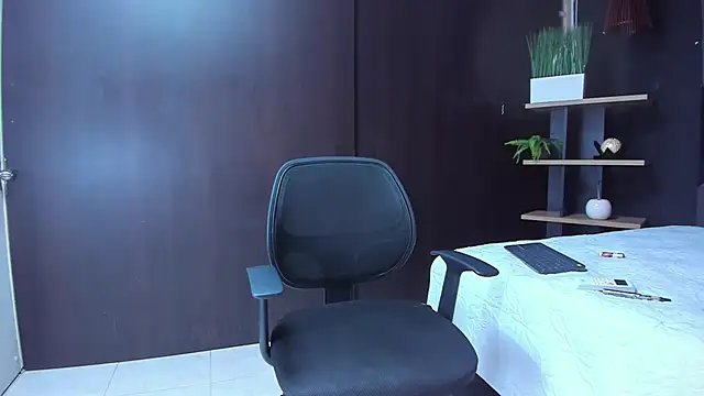 Snapshot of adrian_ray chatting on September 12, 5:57 pm adrian ray online show from September 12, 5:57 pm