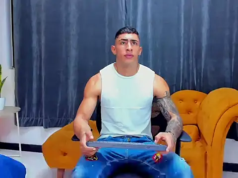 Snapshot of adrian_ray chatting on November 26, 6:31 pm adrian ray online show from November 26, 6:31 pm