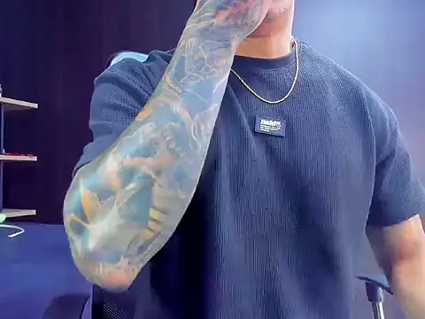 Snapshot of adrian_ray chatting on December 3, 6:17 pm adrian ray online show from December 3, 6:17 pm