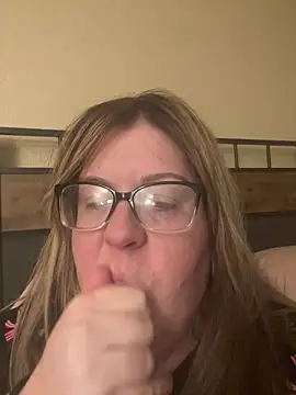 sexymommy1988 online show from April 27, 3:26 am