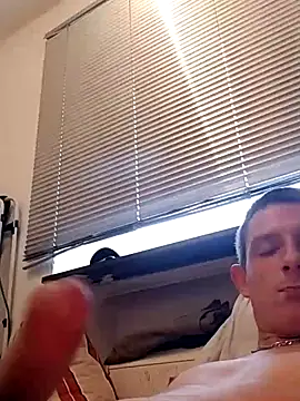 Snapshot of P44698 chatting on October 4, 2:15 pm P44698 online show from October 4, 2:15 pm