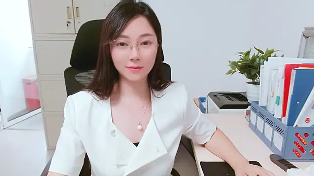 OL-Lily online show from October 10, 4:00 am
