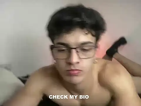 wilddesiree   online show from April 29, 3:43 am