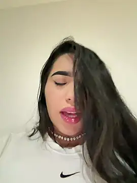 Snapshot of SofiaWildee chatting on July 21, 3:53 am SofiaWildee online show from July 21, 3:53 am