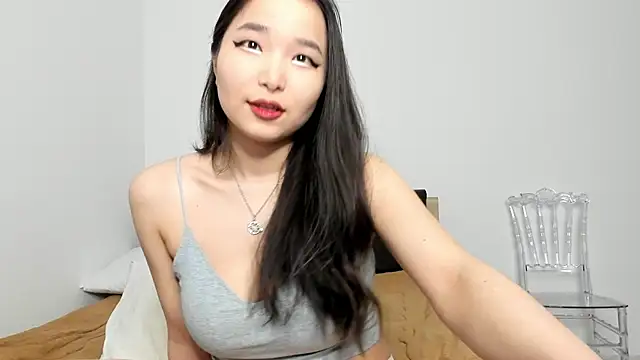 Soyun Mia online show from April 8, 2:39 pm