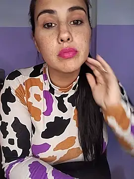 kariciasecreta online show from May 22, 1:46 am