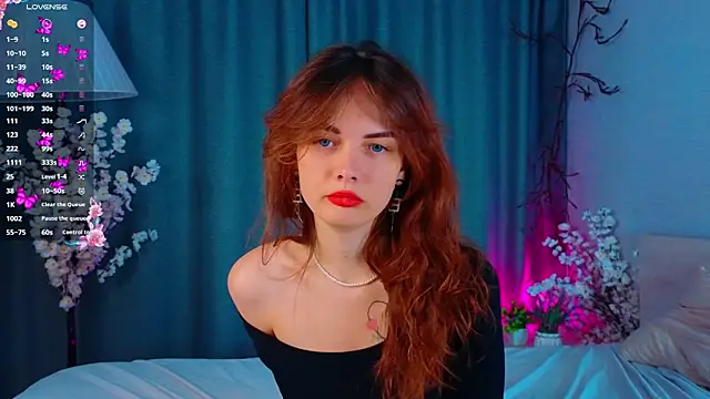 LisaDrake online show from September 24, 7:28 pm