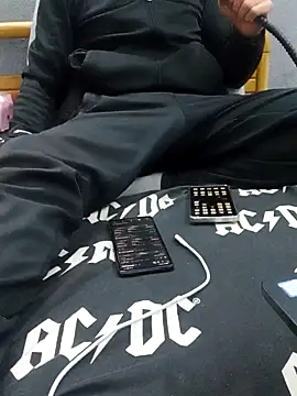 yazinyazin1 online show from December 18, 5:24 am