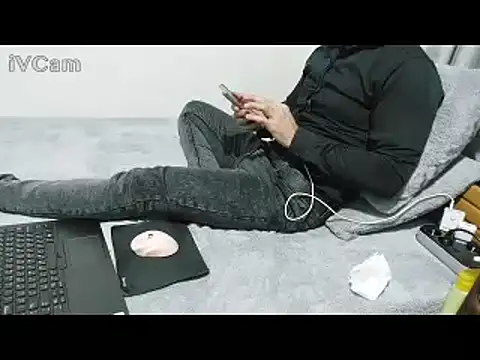 yazinyazin1 online show from January 16, 8:35 pm