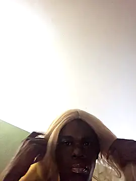 Cocoaversace302 online show from October 21, 9:26 pm