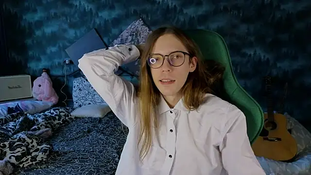 Snapshot of artass2 chatting on September 17, 3:03 pm artass2 online show from September 17, 3:03 pm