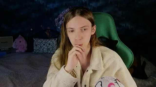 Snapshot of artass2 chatting on September 23, 10:46 pm artass2 online show from September 23, 10:46 pm