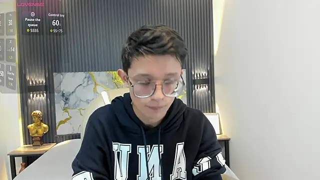 SantiagoRusso18 online show from October 9, 1:09 pm