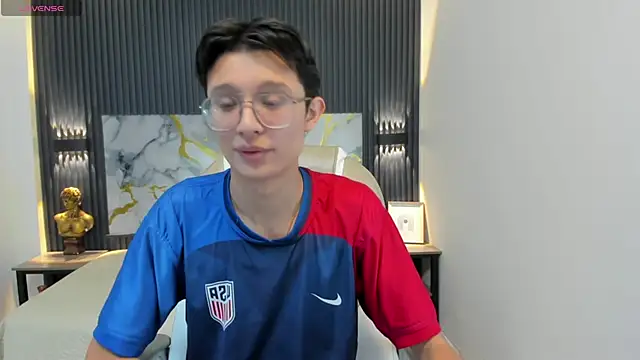 SantiagoRusso18 online show from October 19, 1:01 pm