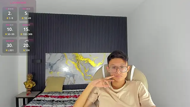 SantiagoRusso18 online show from December 19, 12:56 pm