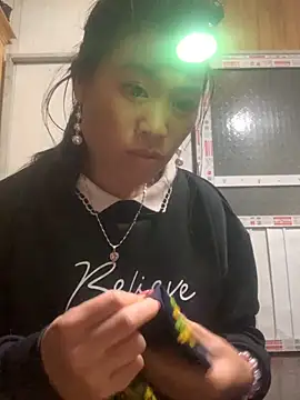 tuyetnhi-00 online show from November 13, 12:48 pm