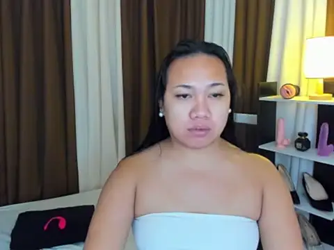 TsUncutKaren online show from October 27, 8:46 pm