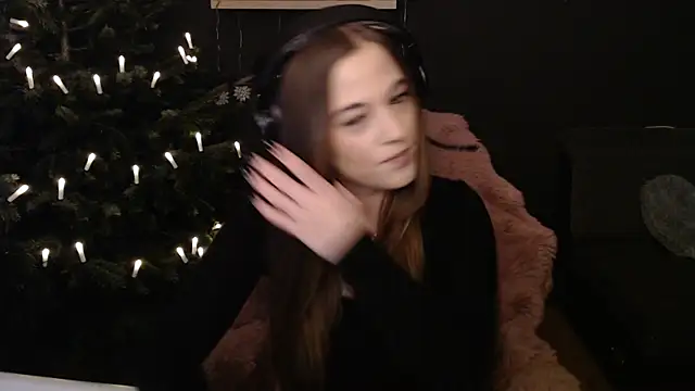 Luna Lynn online show from December 20, 6:26 pm