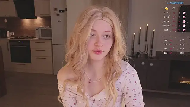 SabrinaCharm  online show from April 16, 7:36 pm