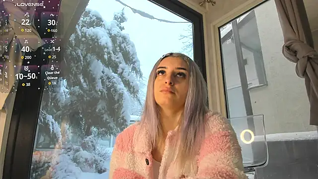 Ella Vee online show from February 18, 5:58 am