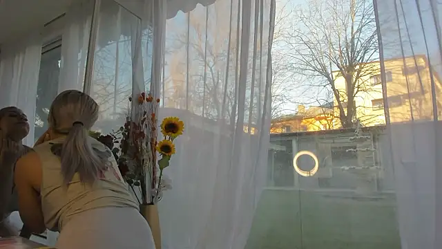 Ella Vee online show from March 7, 5:48 am