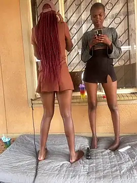 Snapshot of Melanin2002 chatting on September 11, 1:00 pm Melanin2002 online show from September 11, 1:00 pm