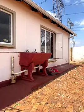 Snapshot of Melanin2002 chatting on October 31, 11:44 am Melanin2002 online show from October 31, 11:44 am