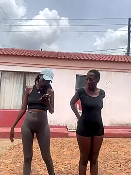 Snapshot of Melanin2002 chatting on November 27, 8:16 am Melanin2002 online show from November 27, 8:16 am