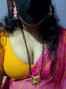 luci-queen online show from October 15, 8:14 am