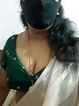 Snapshot of luci-queen chatting on May 18, 7:31 pm luci-queen online show from May 18, 7:31 pm