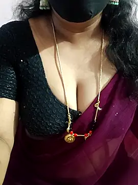 Snapshot of luci-queen chatting on May 23, 7:29 pm luci-queen online show from May 23, 7:29 pm