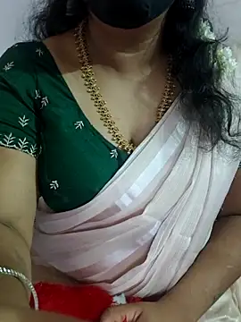 Snapshot of luci-queen chatting on May 27, 7:22 pm luci-queen online show from May 27, 7:22 pm